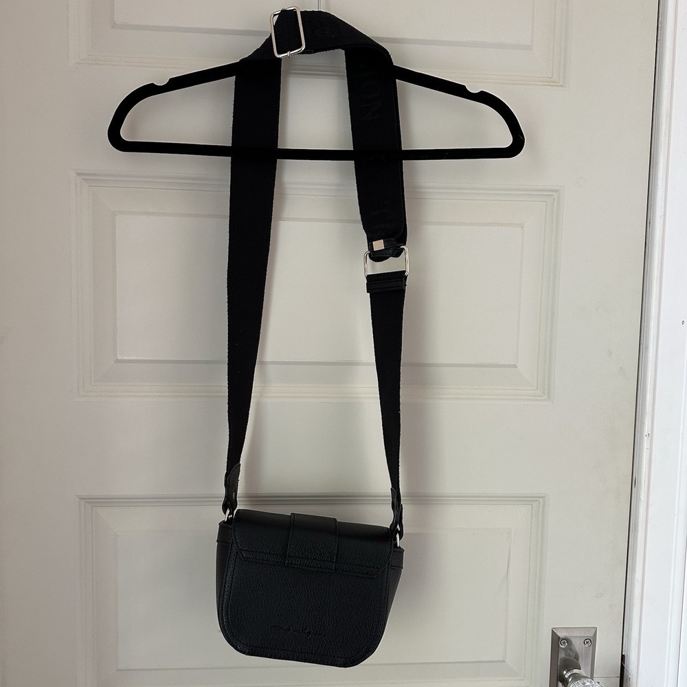 TRUE RELIGION Mini Flap Logo Crossbody Bag Black Gold Horseshoe Adjustable Strap - Picture 9 of 16